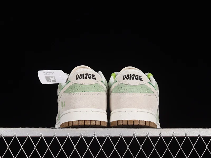 All categories Nk SB Dunk series Nk SB Dunk Low low-top sneakers Nk SB Dunk Low "85" white and green double hook SB low-top sports and leisure sneakers DO9457-116